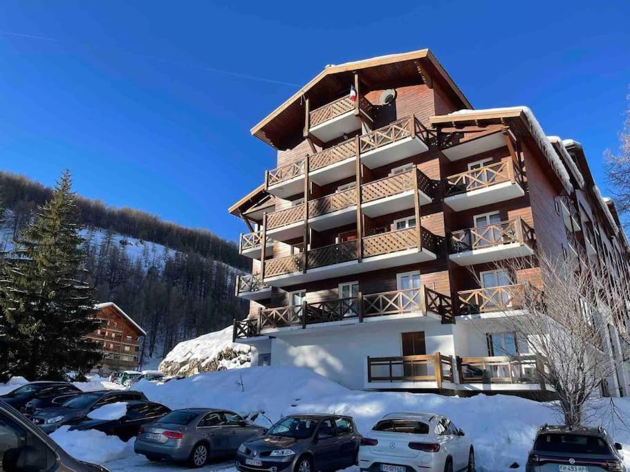 Allos, Logement Pieds Des Pistes, A 10 Minutes De La Base De Loisirs Экстерьер фото